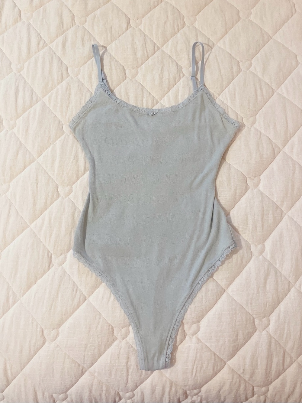 ྀིྀིྀིྀིྀི skims soft lounge lace logo pointelle bodysuit in light blue - Picture 6 of 7
